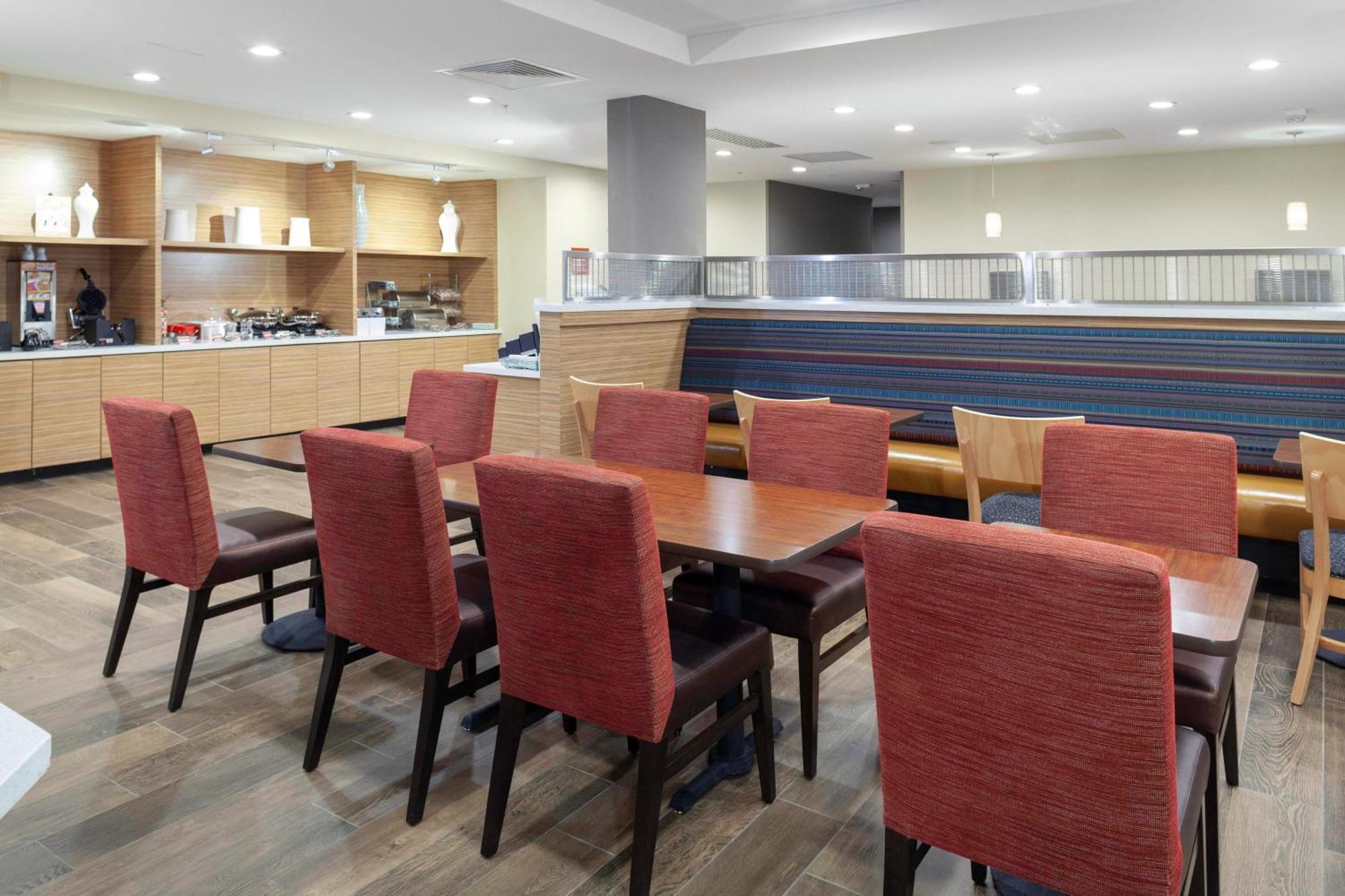 Hotel Towneplace By Marriott Westover Hills 3*
